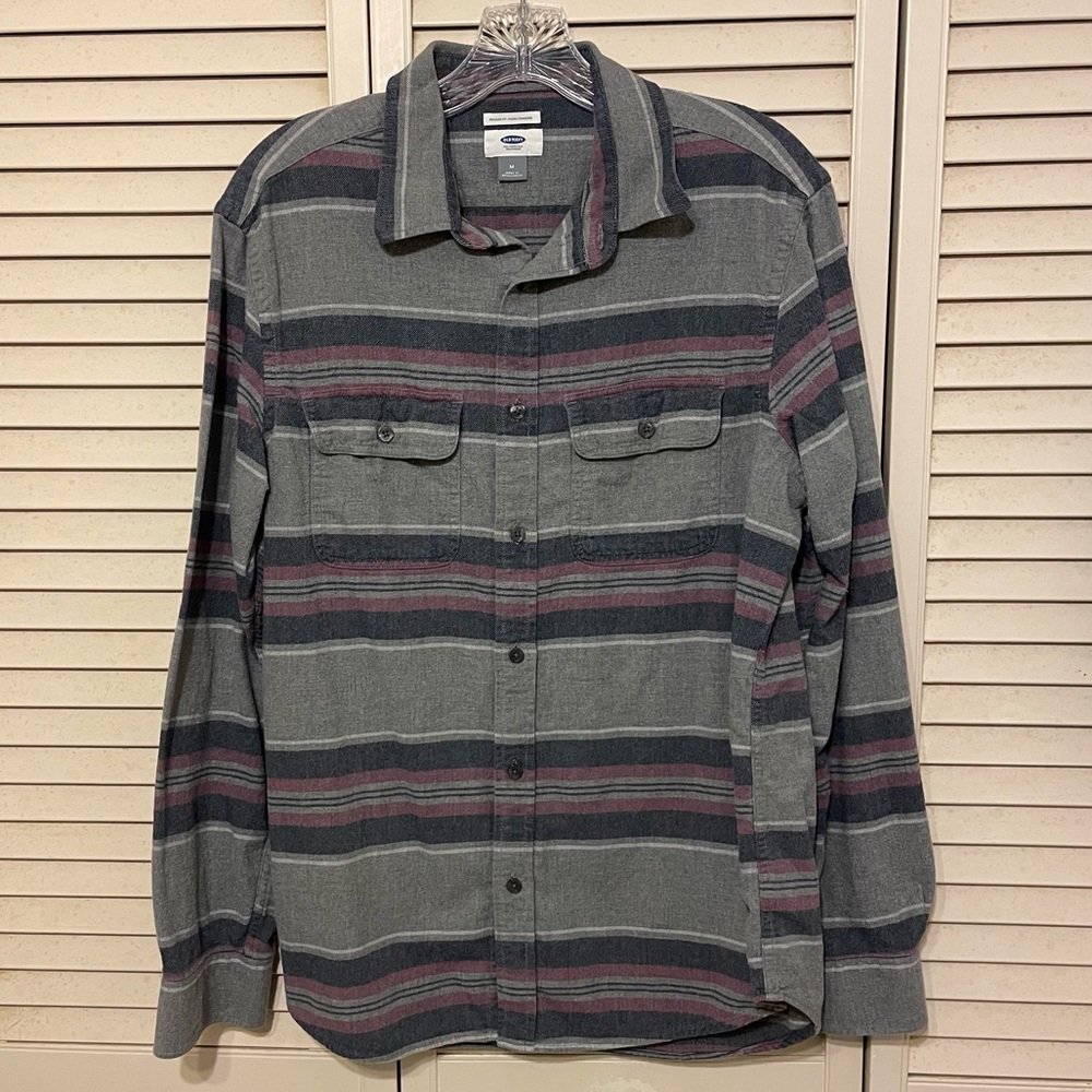 Old Navy Men’s 100% cotton flannel button down shirt